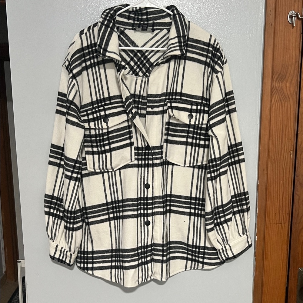 Laundry By Shelli Segal Black and White Plaid Button Down Shirt
